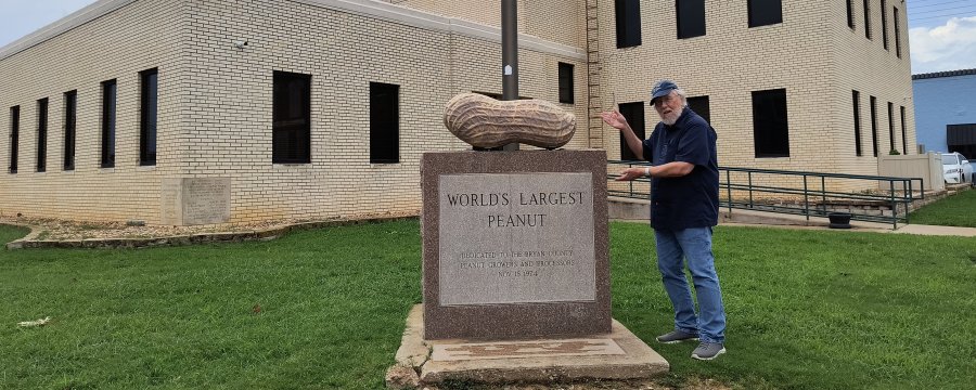 World's Largest Peanut, Durant, OK